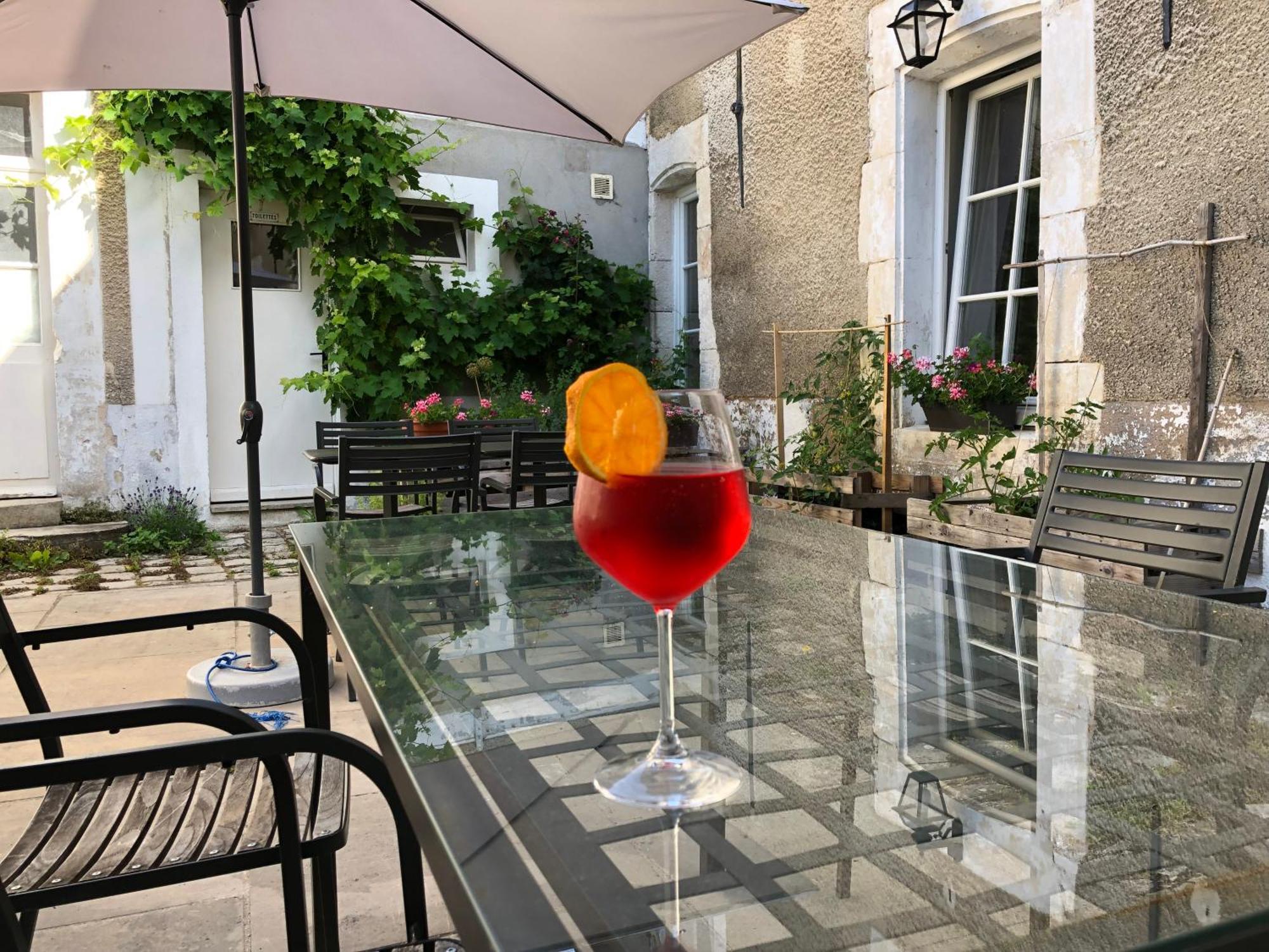La Basse Cour Hotel Tanlay Екстериор снимка